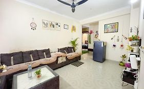 Vrindavan Divine Nest Near Prem Mandir And Iskcon -2Bhk Apartment #Lift #Acrooms #Wifi #Family #Couple #Freeparking #Park #2Rooms 2-6 People